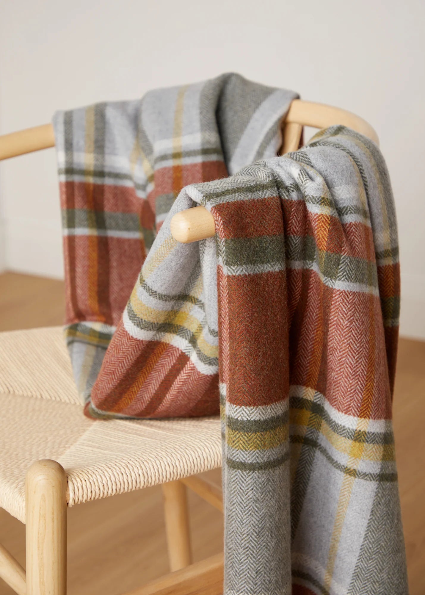 Foxford Óige Lambswool Throw