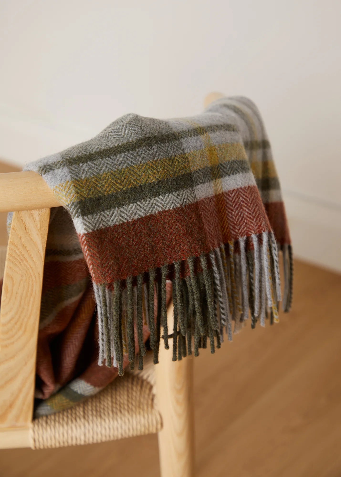 Foxford Óige Lambswool Throw