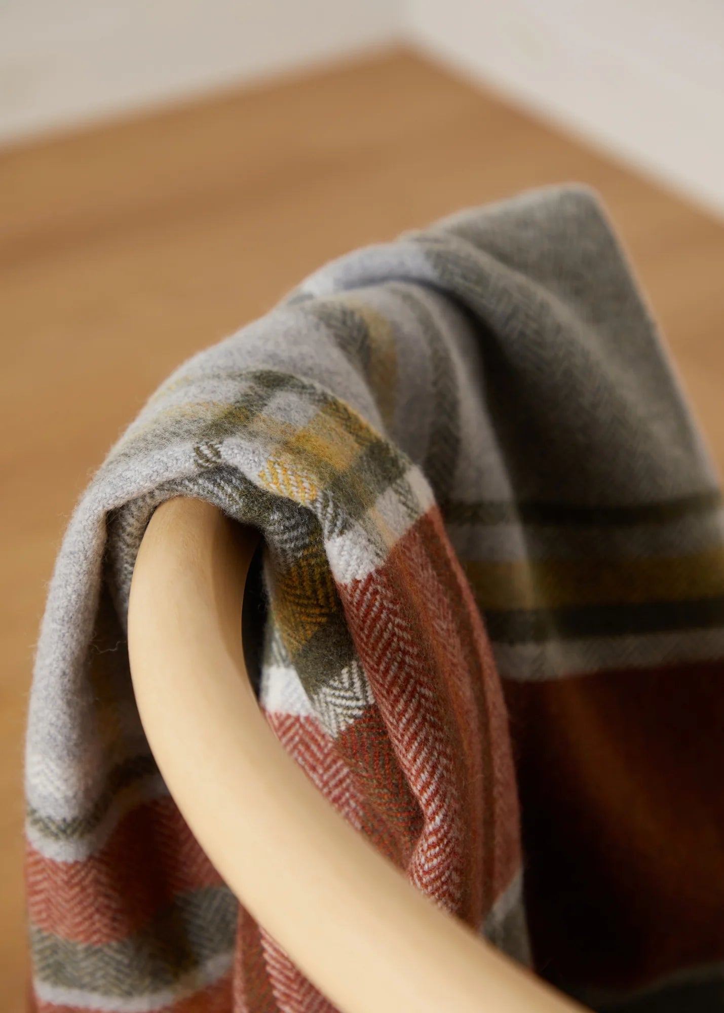 Foxford Óige Lambswool Throw