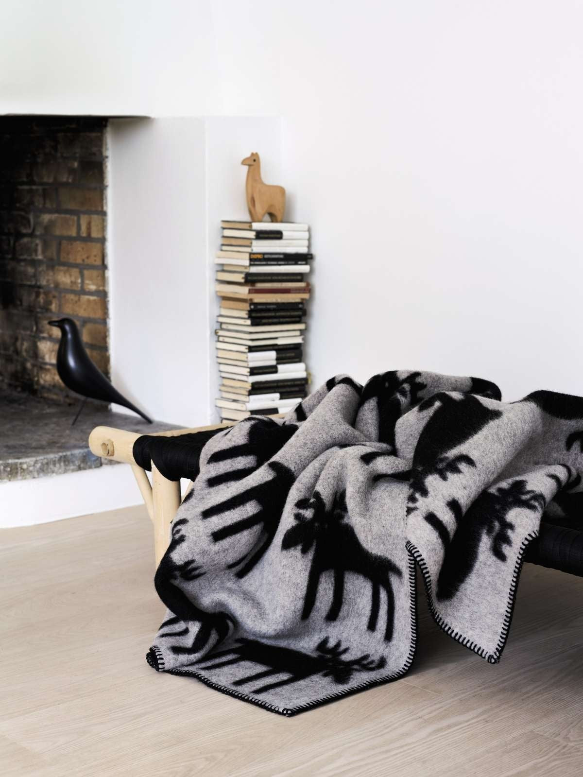 Elg Grey - Black Wool Throw Blanket